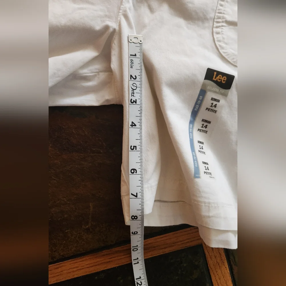 NWT Lee Flex-To-Go Relaxed Fit Bermuda 14P Shorts - Picture 7 of 12